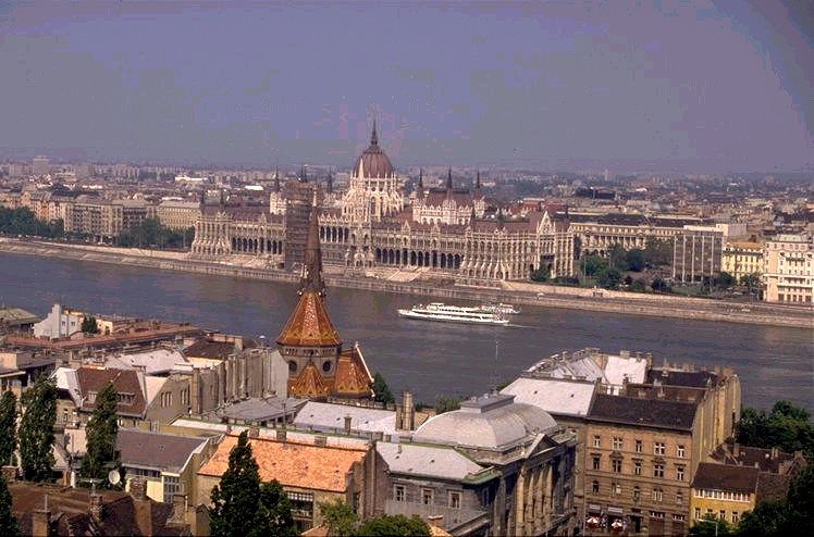 Будапешт []