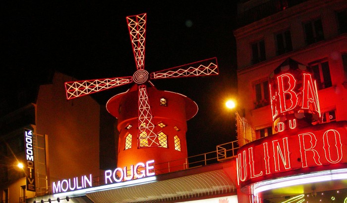 Мулен Руж (Moulin Rouge) .