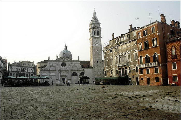 Площадь и церковь Санта Мария Формоза [Из Инета]