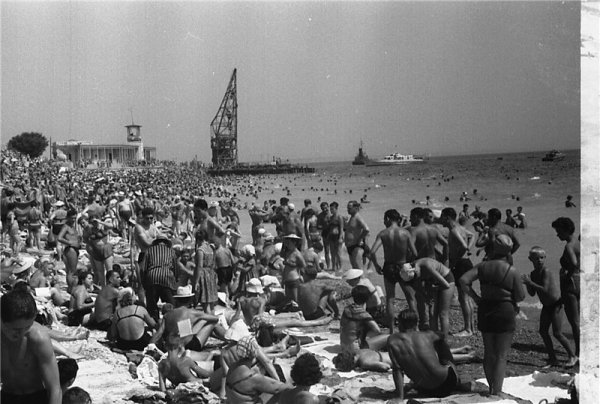 Одесса, пляж Ланжерон. 1961 []